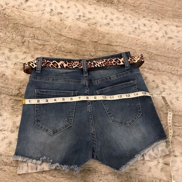 : : New Cut Off Denim Leopard Print Shorts : : - Picture 7 of 7
